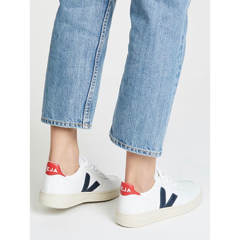Veja V 10 Sneakers